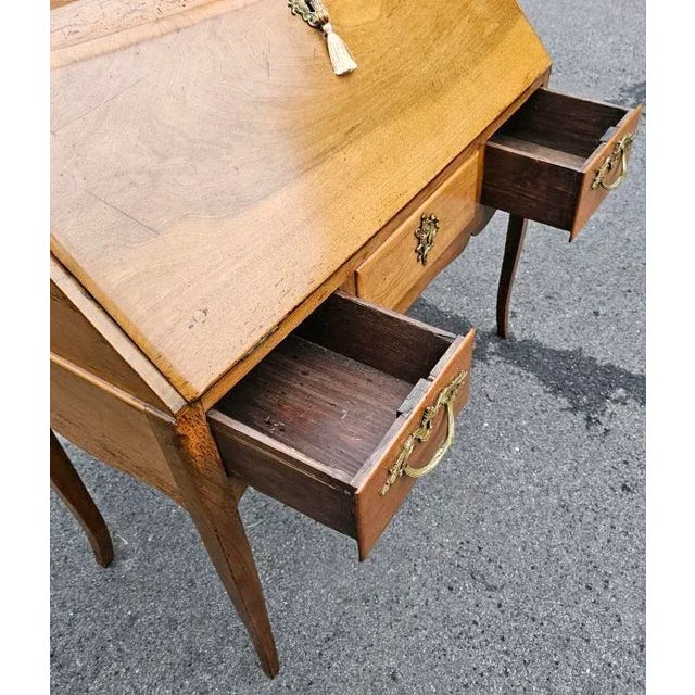 Antique 18th Century Louis XV Yellow Birch Desk "Bureau De Pente" For Sale - Image 9 of 18