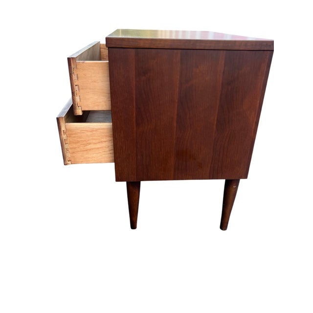 MCM 2 Drawer Nightstand or End Table For Sale - Image 4 of 7