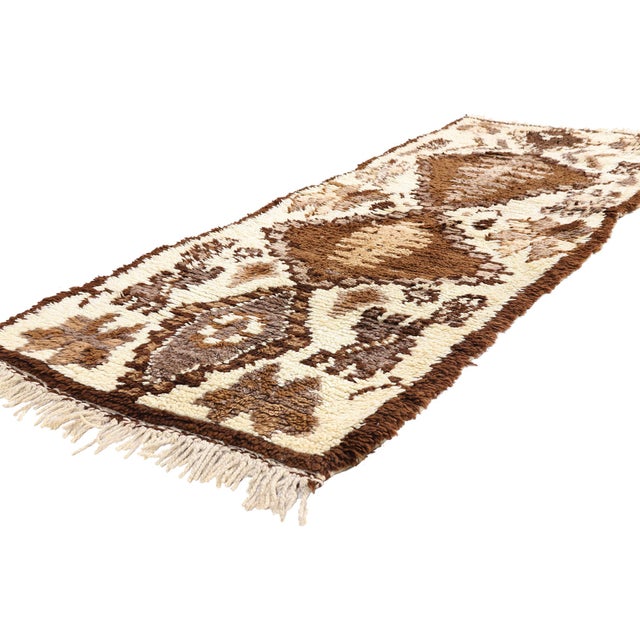 21940 Vintage Azilal Moroccan Rug, 02'04 x 06'08. The Sacred Continuum: A Vintage Azilal Moroccan Masterpiece of Tribal...