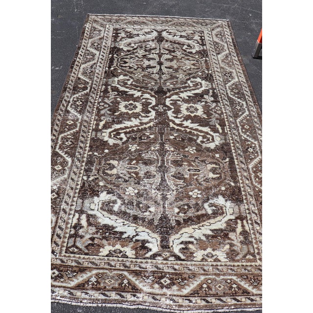Tribal Antique Persian Mahal Gallery Runner With Bold Curvilinear Design 4'7 X 9'9 For Sale - Image 3 of 11