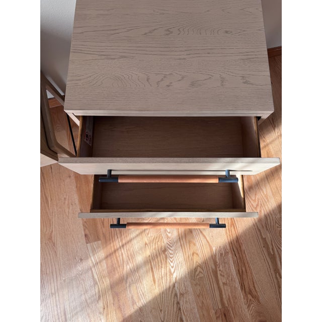 Sand Pair of Four Hands Rosedale Nightstands in Yucca Oak With Leather Accents – Excellent Condition For Sale - Image 8 of 11