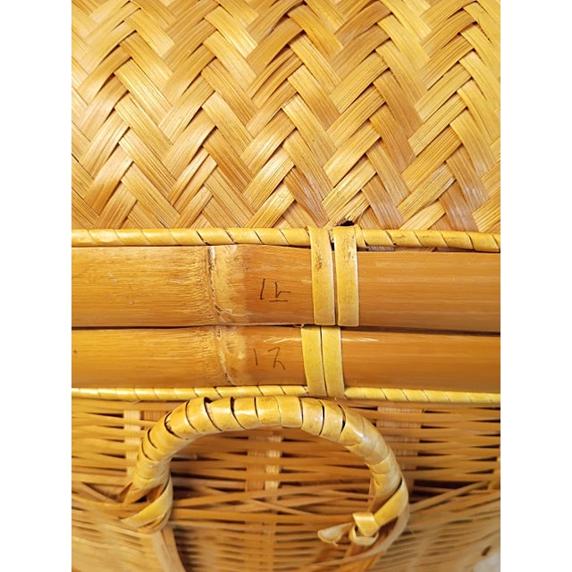 Decorative Anglo-Indian Inspired Style Bamboo Rattan Blanket Hamper | Large Chinoiserie Keepsake Chest | Vintage Lidded Storage For Sale - Image 15 of 16