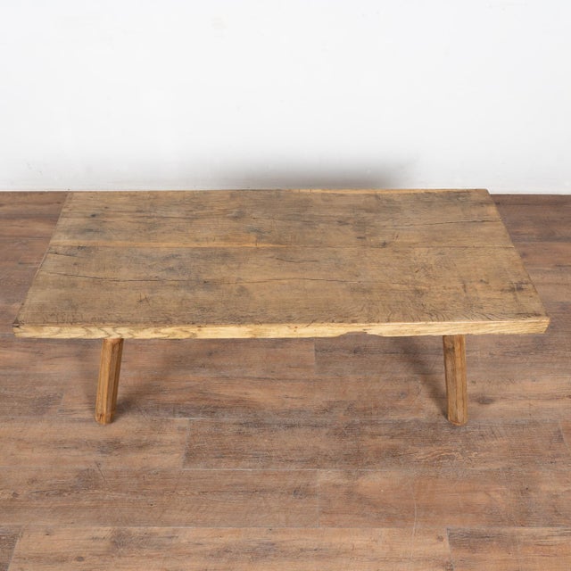 Rustic Early 20th Century Rustic Peg Leg Coffee Table For Sale - Image 3 of 13