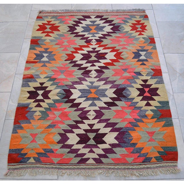 Sand Vintage Turkish Handwoven Kilim Rug – Flat Weave Boho Farmhouse Decor – Standard 3′7″ X 4′10″ For Sale - Image 8 of 14