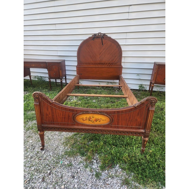 Antique Sligh Bedroom Suite | Complete Matching Set | Grand Rapids, MI | C. 1930 For Sale - Image 6 of 11