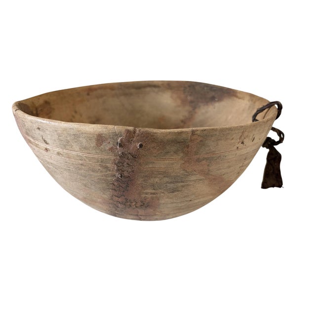 1970s Vintage African Hausa Engraved Wooden Bowl From Niger 12" Diameter For Sale - Image 5 of 9