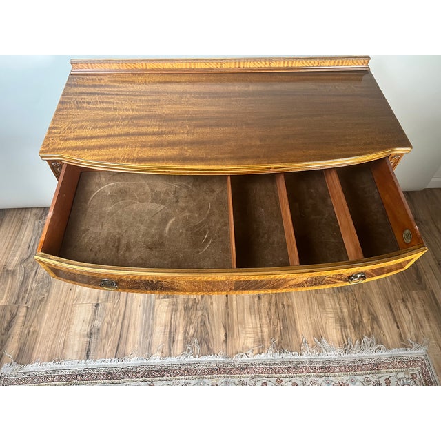 Vintage Federal Style Bow Front Mahogany Sideboard by Paine Furniture Boston For Sale In Boston - Image 6 of 10