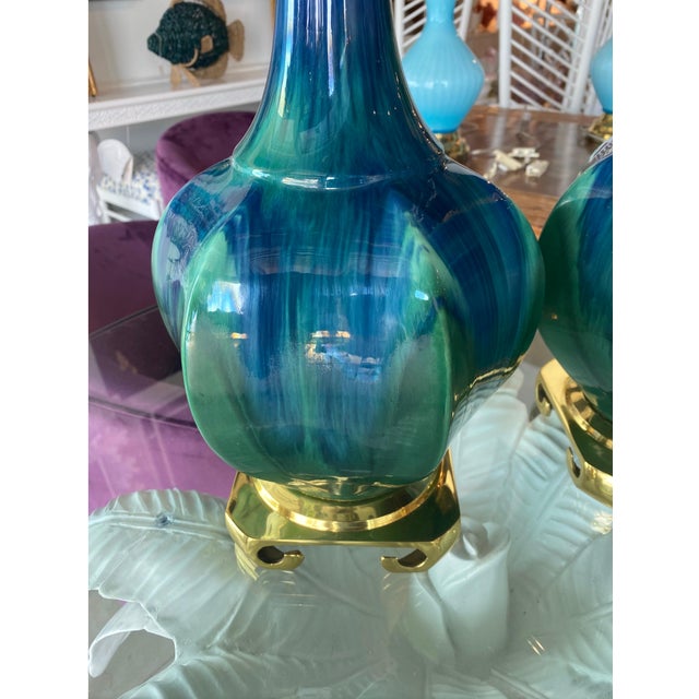 Mid-Century Modern Vintage Pair of Blue Green Ceramic Table Lamps Brass Greek Key Base - a Pair For Sale - Image 3 of 11