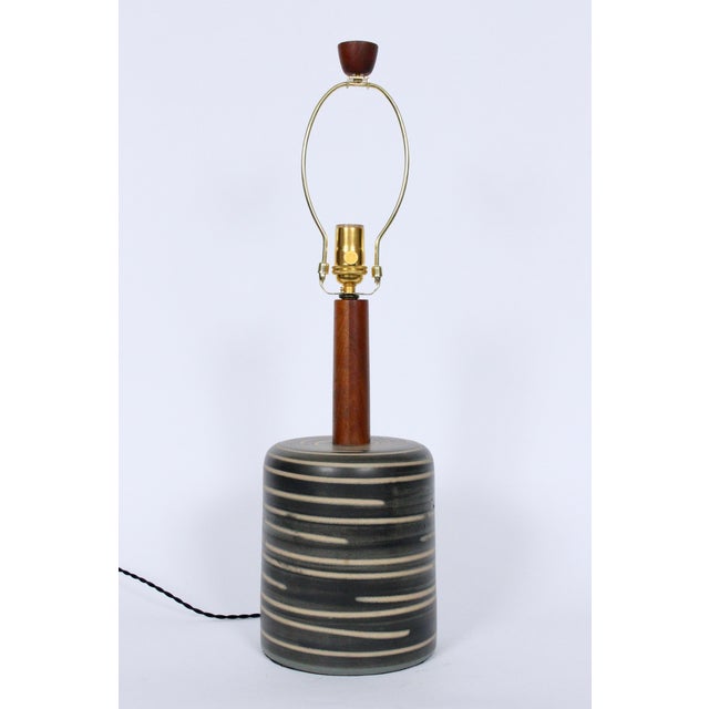 Jane & Gordon Martz Olive & Tan Banded Pottery Table Lamp For Sale - Image 10 of 13