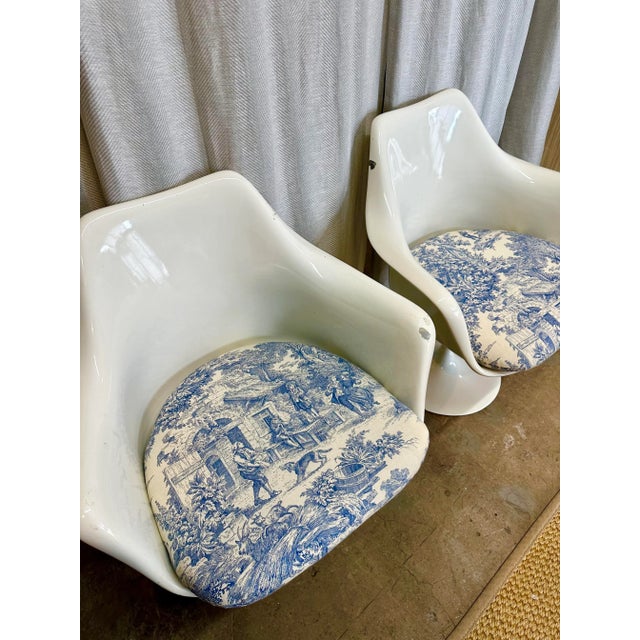 Eero Saarinen Mid-Century Saarinen Style Chairs With Blue Toile Cushions-a Pair For Sale - Image 4 of 7