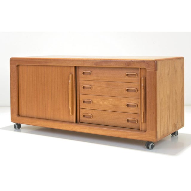 Brown Teak TV Phono Cabinet from Dyrlund, Denmark, 1975 For Sale - Image 8 of 18