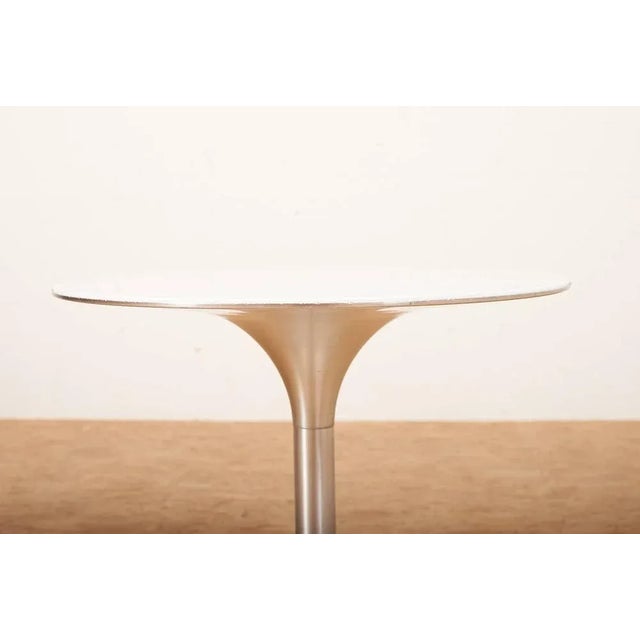 T 304 Side Table on Trumpet Base in Aluminum with White Glass Shelf by Robert Haussmann, 1959 For Sale - Image 3 of 11