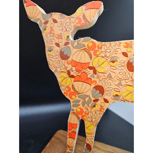 1980s Vintage Wolfeum Graphic Wood Bookend For Sale - Image 5 of 5