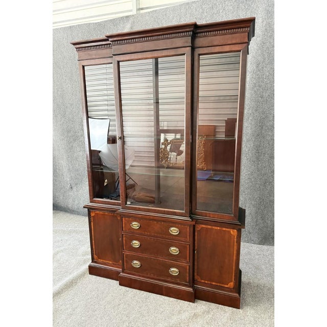 American Late 20th Century Hickory Chair James River Plantation China Cabinet For Sale - Image 3 of 12