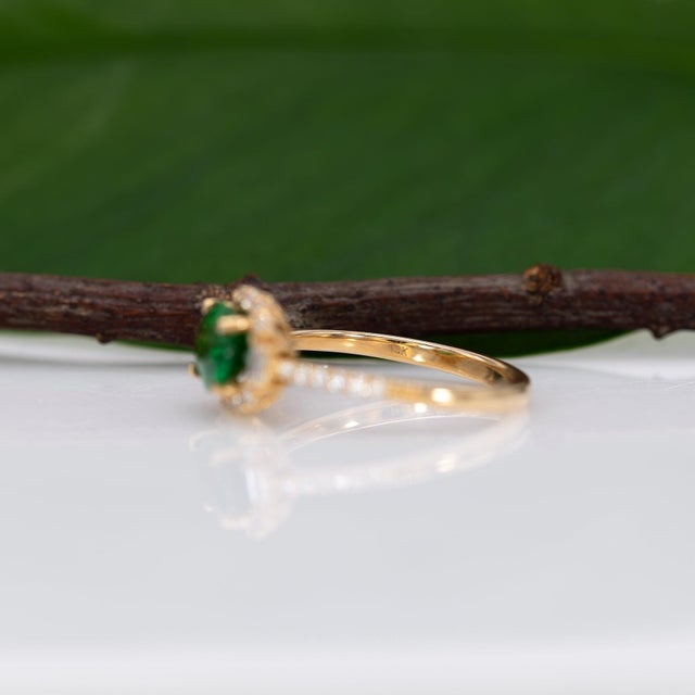 1.8Ct Tsavorite Garnet Ring With Earth-Mined Diamond Accents: Solid 14k Gold, Size 6.75 For Sale - Image 10 of 10