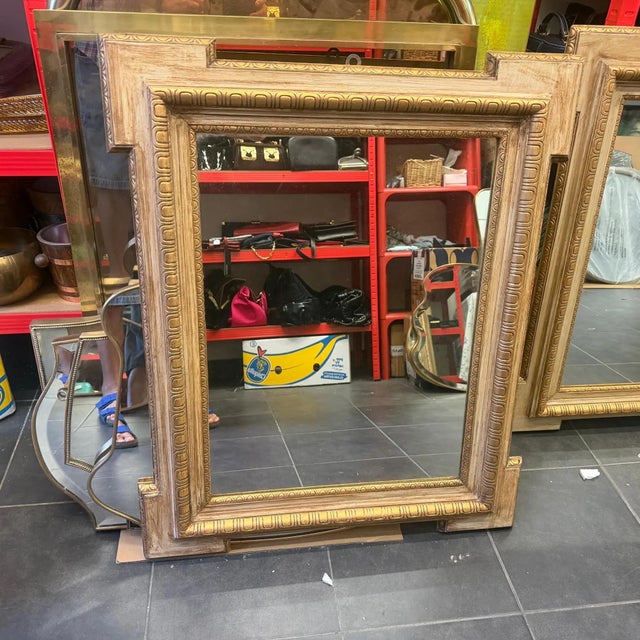 A Pair of Neoclassical Italian Wall Mirrors in Pickled and Gilded Wood. For Sale - Image 4 of 15