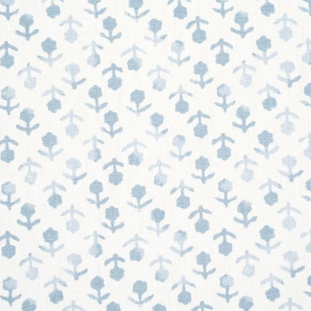 Traditional Schumacher Beatriz Handprint Fabric In Sky For Sale - Image 3 of 4