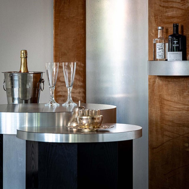 Large Brushed Aluminium Bar with Stools, Set of 3 For Sale - Image 13 of 14