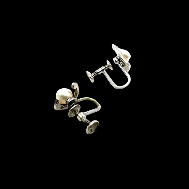 1990s 1990s Pair of Mikimoto Estate Akoya Pearl Clip-on Earrings Sterling Silver 6.19 mm For Sale - Image 5 of 7