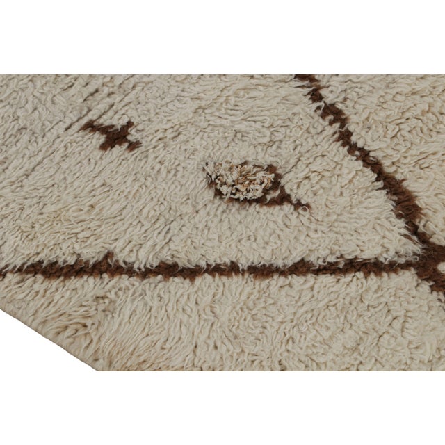 1950s Azilal Moroccan Runner Rug With Beige-Brown Patterns by Rug & Kilim For Sale In New York - Image 6 of 7
