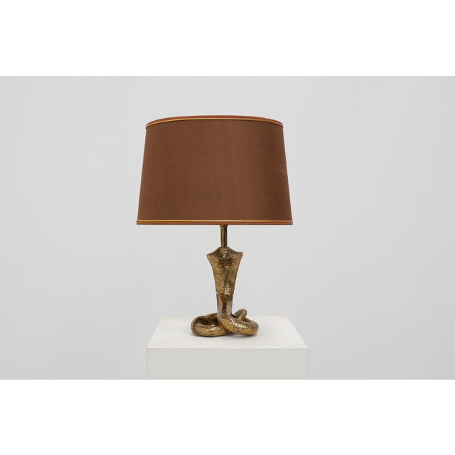 Metal Hollywood Regency Brass Cobra Table Lamp with Brown Shade, France, 1970s For Sale - Image 7 of 14