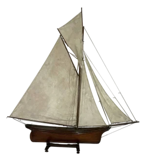 Vintage Pond Yacht with Makers Badge
