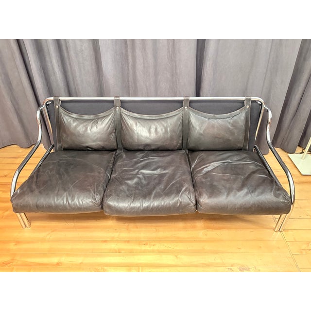 The "Stringa" three-seater sofa, designed by Gae Aulenti for Poltronova, from the 1960s. In original and good condition....