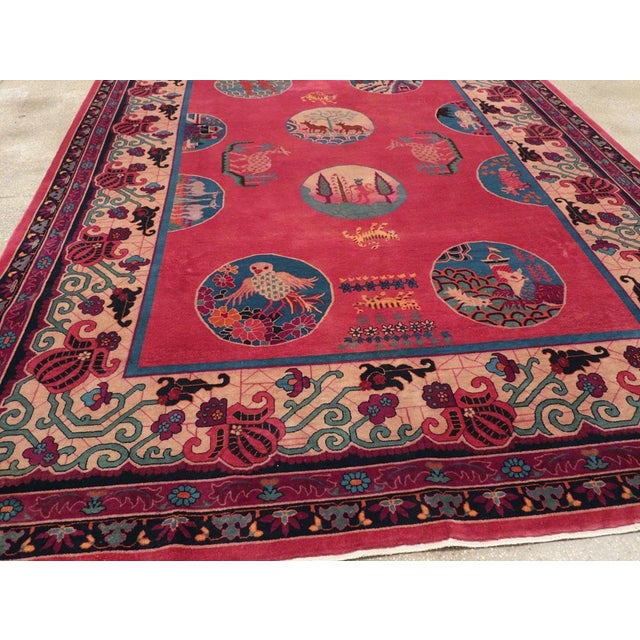 Galerie Shabab Collection Mid-20th Century Handmade Chinese Pictorial Art Deco Room Size Carpet For Sale In New York - Image 6 of 8