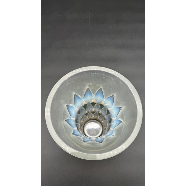 1930s Leaf Vase by René Lalique for Lalique, 1932 For Sale - Image 5 of 10