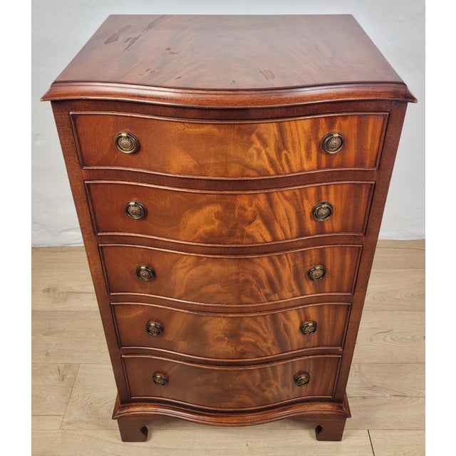 Mid-Century Serpentine Chest of Drawers from Bevan Funnell, 1930s For Sale - Image 10 of 16