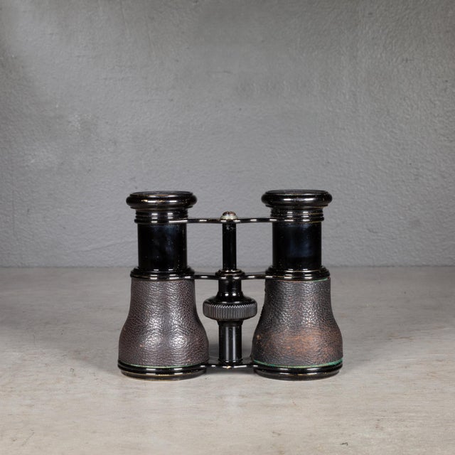 19th C. Leather LeMaire Fabt Paris Binoculars and Case c.1890 For Sale In San Francisco - Image 6 of 11