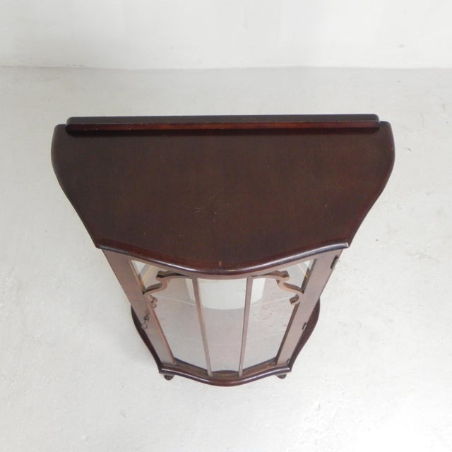 Art Deco English Display Cabinet on Ornate Legs, 1930s For Sale - Image 9 of 18