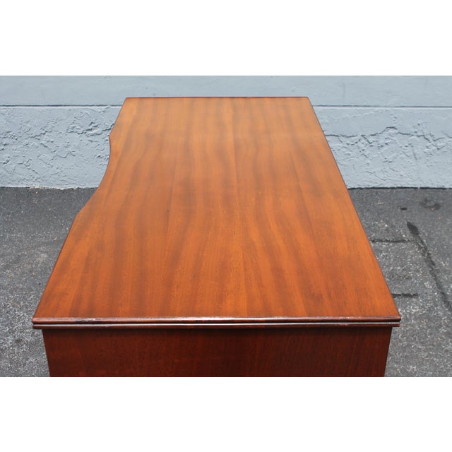 Wood C1940's Traditional Style 9 Drawer Mahogany Writing Desk For Sale - Image 7 of 11