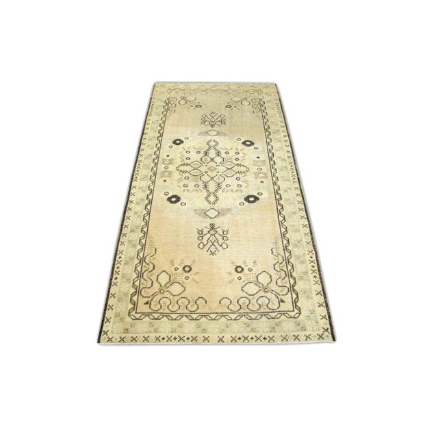 1960s 1960s Vintage Tan Rug For Sale - Image 5 of 6