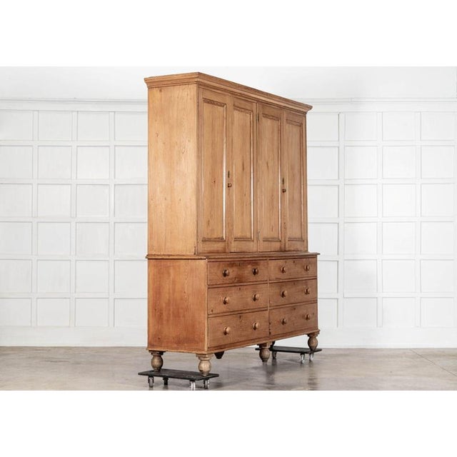 Large 19th Century English Pine Housekeepers Cupboard, 1880s For Sale - Image 3 of 18