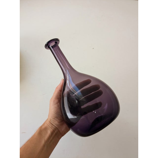 Mid 20th Century Pair of Vintage European Handblown Glass Vases – Lilac & Green For Sale - Image 5 of 11