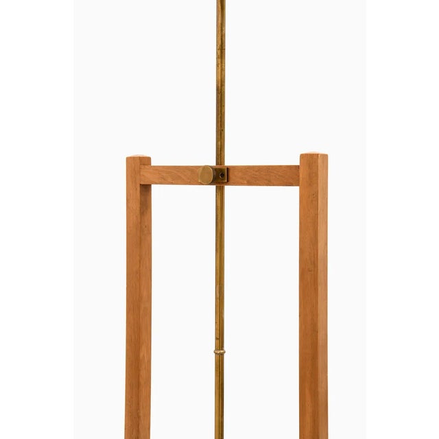 Josef Frank Floor Lamps in Cherrywood and Brass with Lamp Shades attributed to Josef Frank, 1950s, Set of 2 For Sale - Image 4 of 10