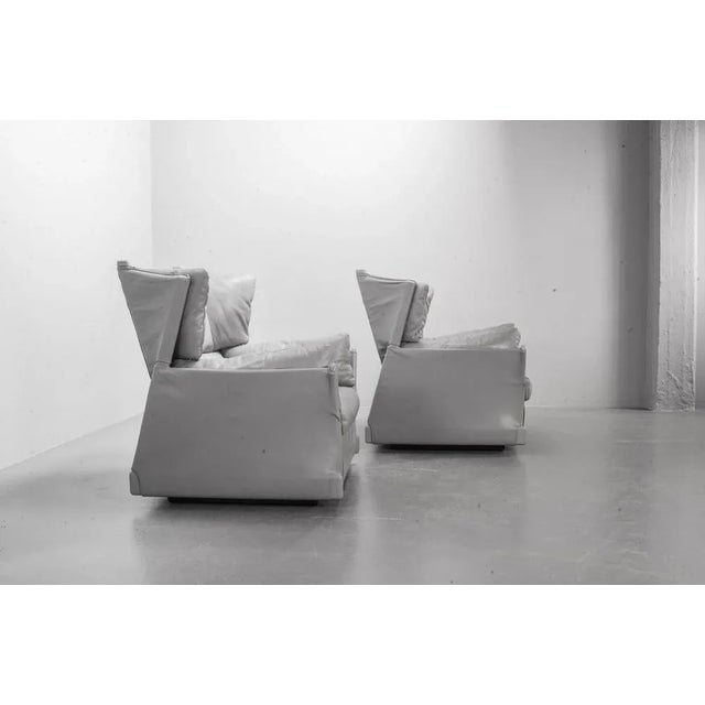 Gray Viola D'Amore Lounge Chairs with Ottoman in Grey Leather by Piero De Martini for Cassini, Italy, 1977, Set of 3 For Sale - Image 8 of 12