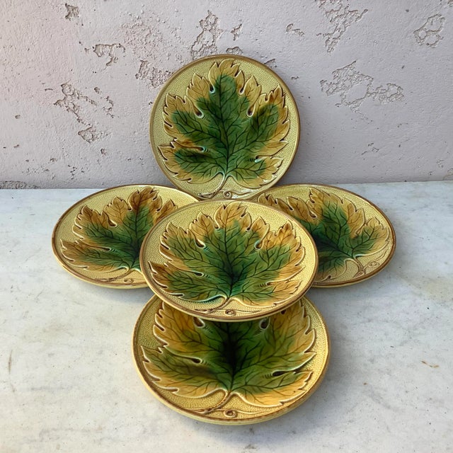 1900 - 1909 German Majolica Leaf Plate, Circa 1900 For Sale - Image 5 of 5