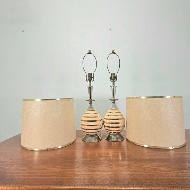 Mid 20th Century Wescal Atomic Ceramic Table Lamps With Original Fiberglass Shades - a Pair For Sale - Image 9 of 15