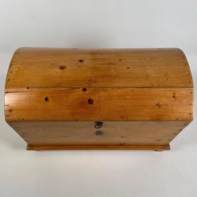 Antique English Pine Dome-Top Storage Chest, 1800s For Sale - Image 10 of 12