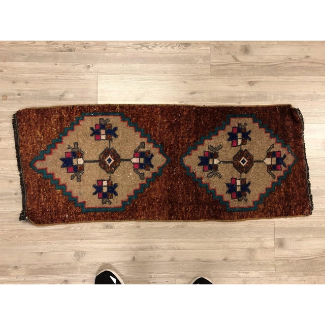 1960s Vintage Faded Turkish Small Rug - 1′5″ × 3′6″ For Sale - Image 6 of 6
