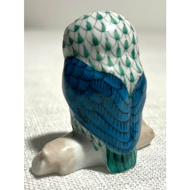 Mid-Century Modern MCM Herend Hand Painted Fishnet Hungarian Porcelain Owl on Perch With 24k Gold Accents For Sale - Image 3 of 6