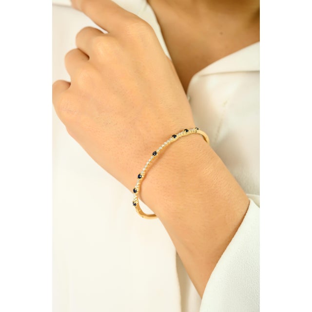 Contemporary Style Deep Blue Sapphire Bangle Bracelet With Diamonds For Sale - Image 4 of 9