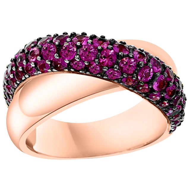 2020s 3 Carat Ruby 18 Karat Rose Gold Cross Over Ring 13 Grams Size 8 For Sale - Image 5 of 8