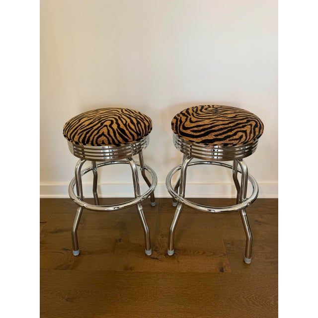 Vintage Chrome Swivel Counter Stools in Tiger-Print Chenille, Set of 4 For Sale - Image 10 of 10