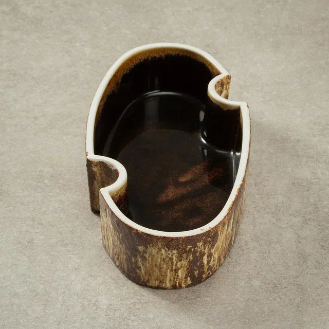 An oval Suiban Ikebana Model 2015 vase. Designed and made by Yamasan Pottery, Japan in the 1960s. Ikebana is the Japanese...