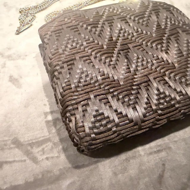 1960s Luxury Brown Woven Cotton and Brass Italian Evening Bag For Sale - Image 4 of 18