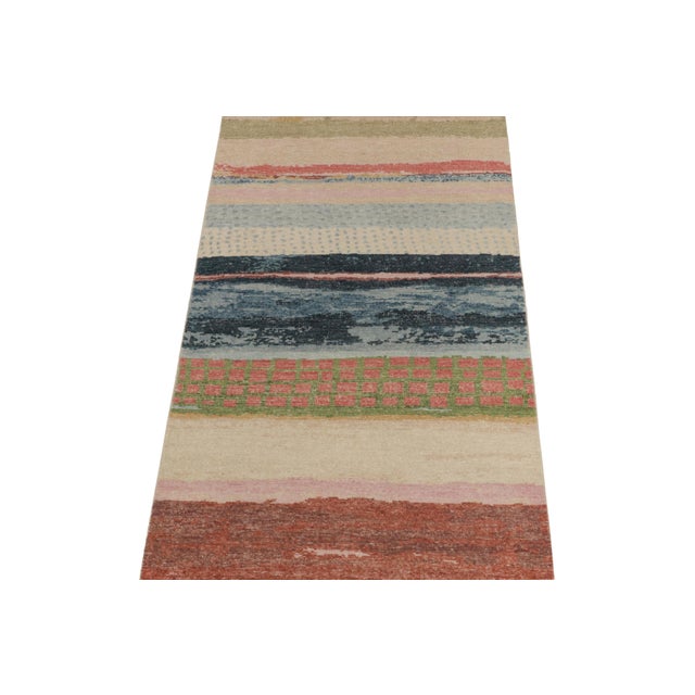 This contemporary 4x8 abstract rug is a new addition to the Homage Collection by Rug & Kilim. Hand-knotted in wool....