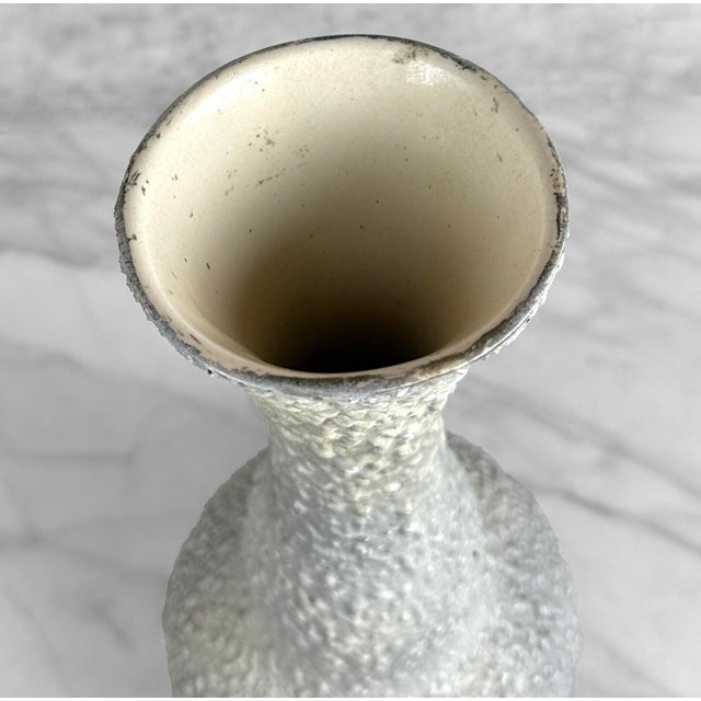 Mid-Century 12" Atomic Lava Spackle Gray Vase by Royal Haeger For Sale - Image 9 of 10